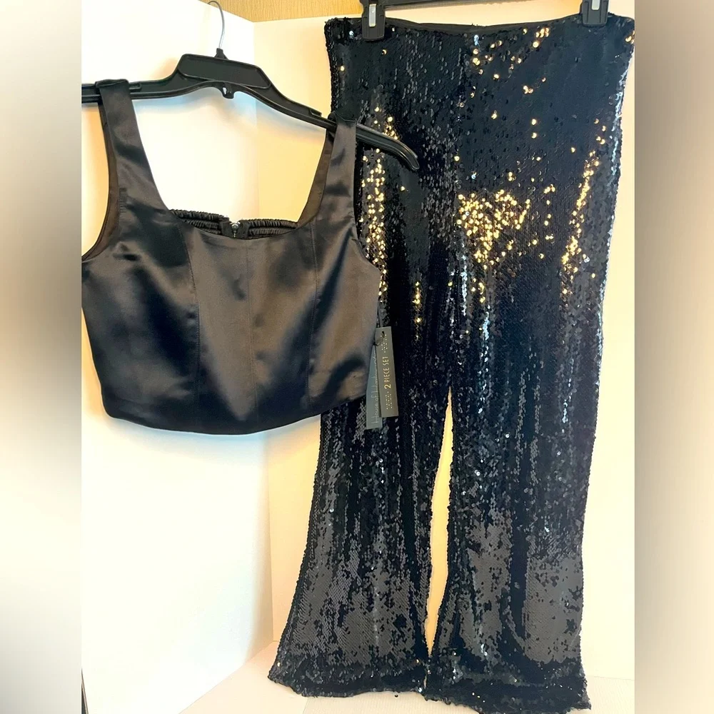 House of Harlow 1960 2 pc Sequenced Stretch pull-on Pant & Sateen Cropped Top - Picture 1 of 15